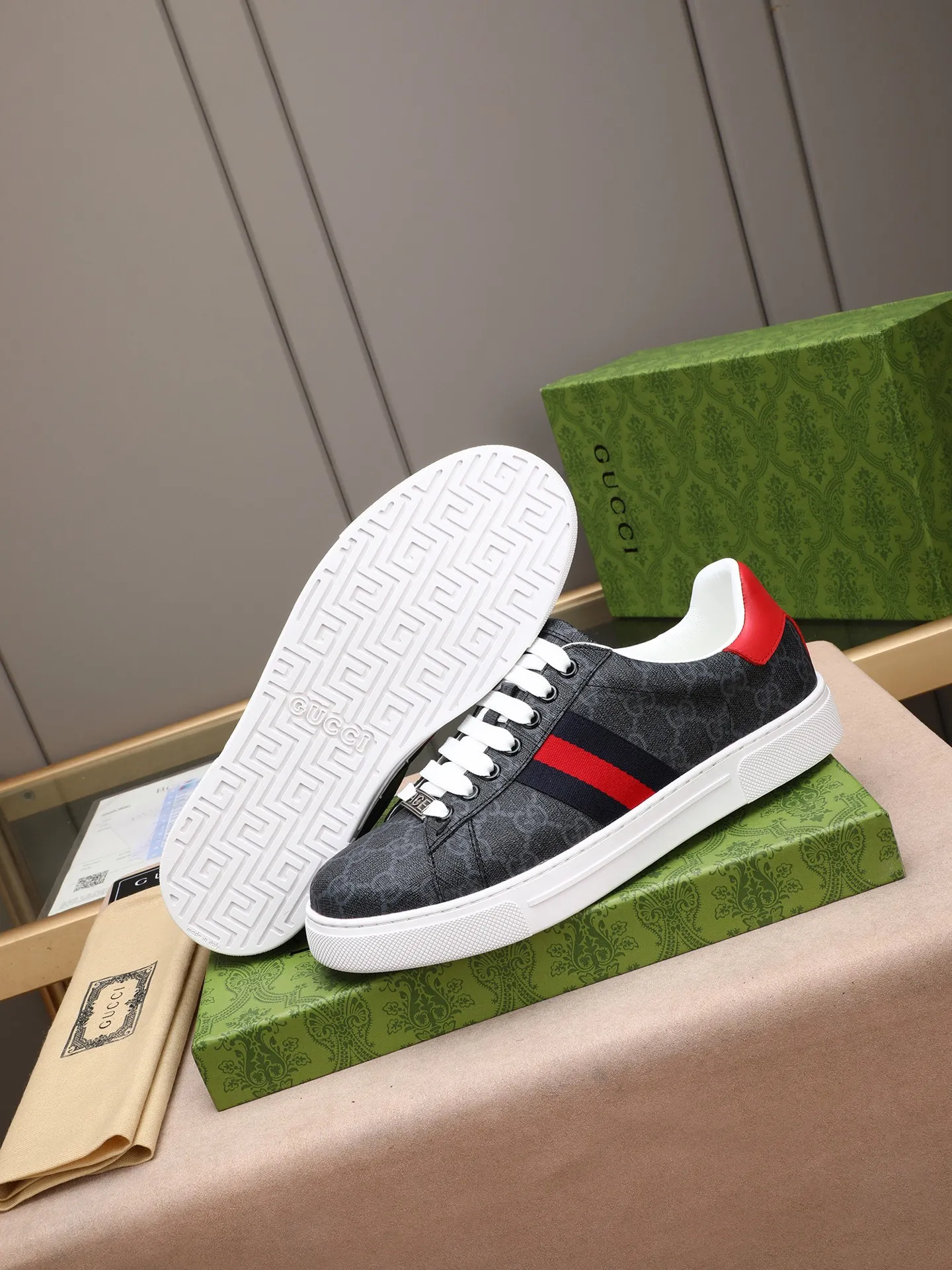 Men's shoes 💰400 [running volume version] GUGGI white shoe series! The fabric is made of imported cowhide➕Gucci special material➕sheep lining➕original rubber outsole, men's size 38-44 (45 can be customized)